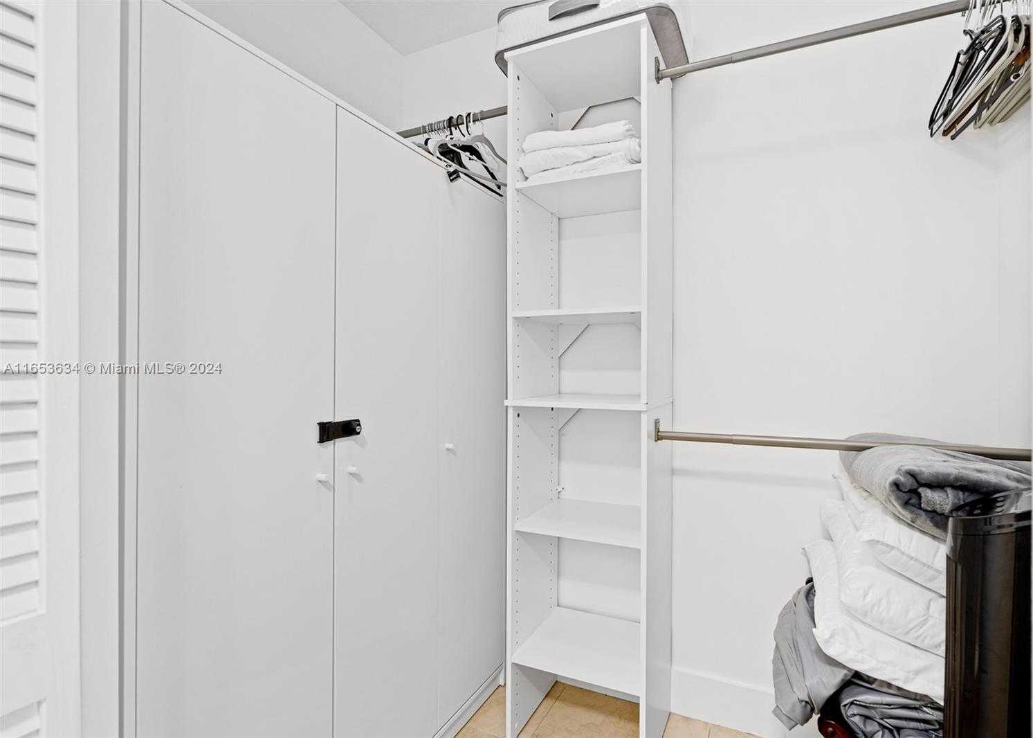 Small Image of 41 SOUTH EAST 5TH ST #2311, Miami Number 22