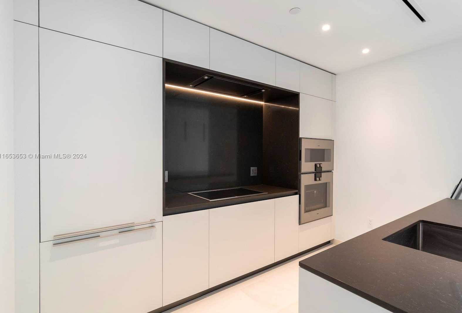 Small Image of 300 BISCAYNE BLVD WAY #902, Miami Number 15