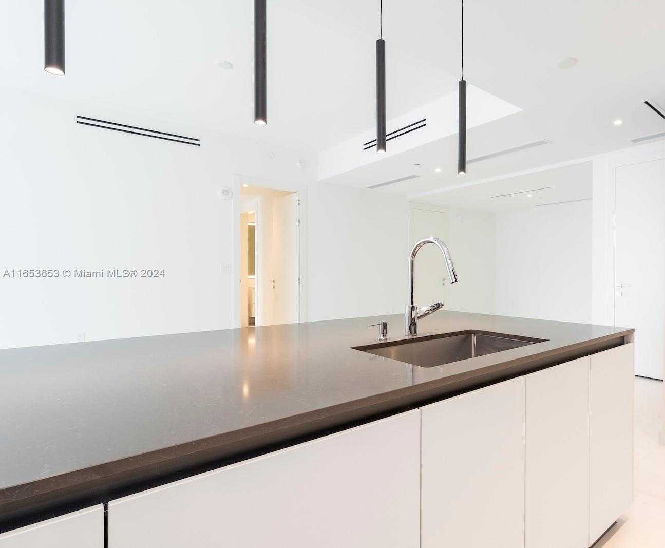 Small Image of 300 BISCAYNE BLVD WAY #902, Miami Number 17