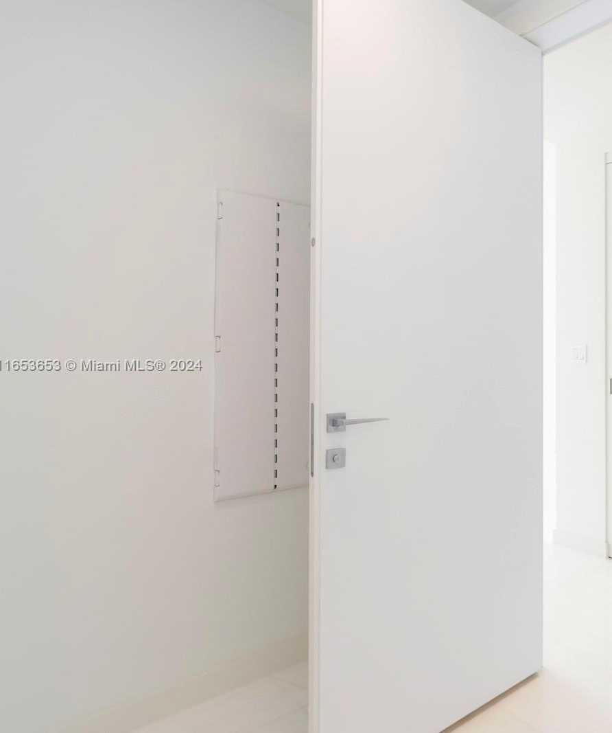 Small Image of 300 BISCAYNE BLVD WAY #902, Miami Number 21