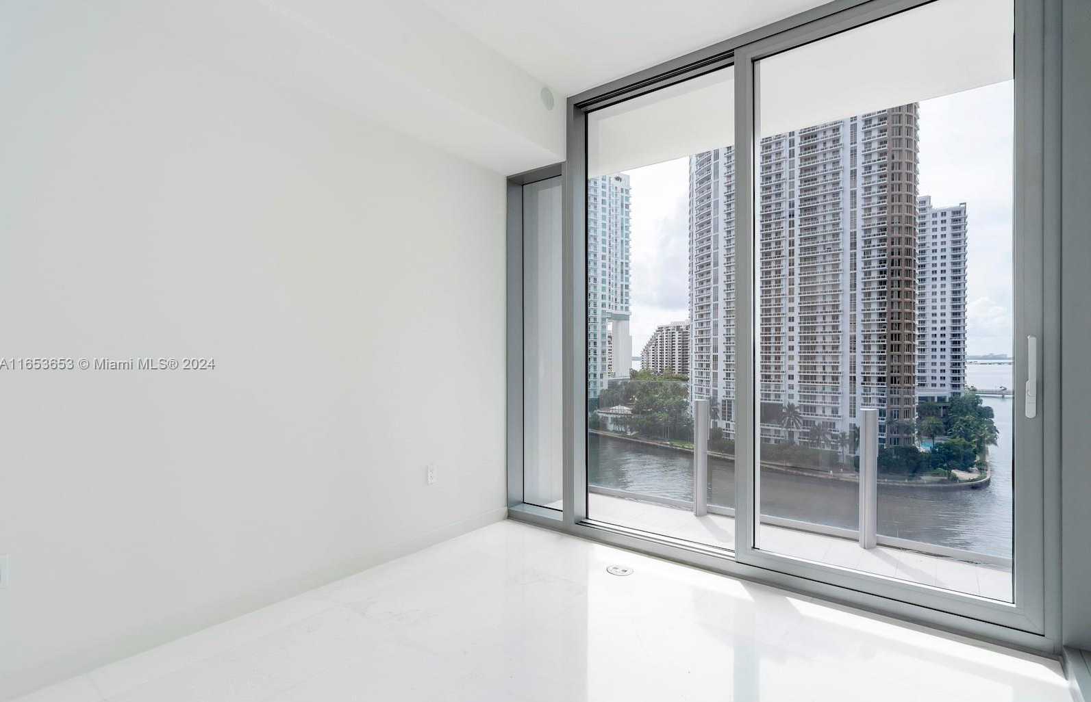 Small Image of 300 BISCAYNE BLVD WAY #902, Miami Number 25