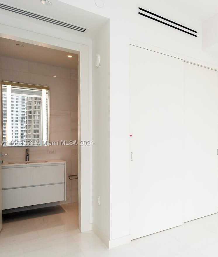 Small Image of 300 BISCAYNE BLVD WAY #902, Miami Number 27