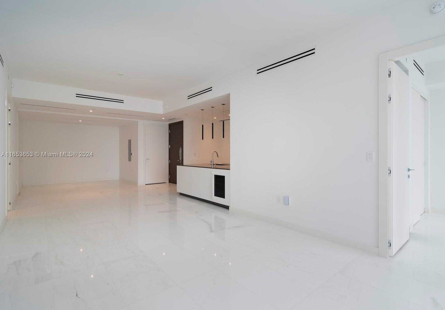 Small Image of 300 BISCAYNE BLVD WAY #902, Miami Number 9