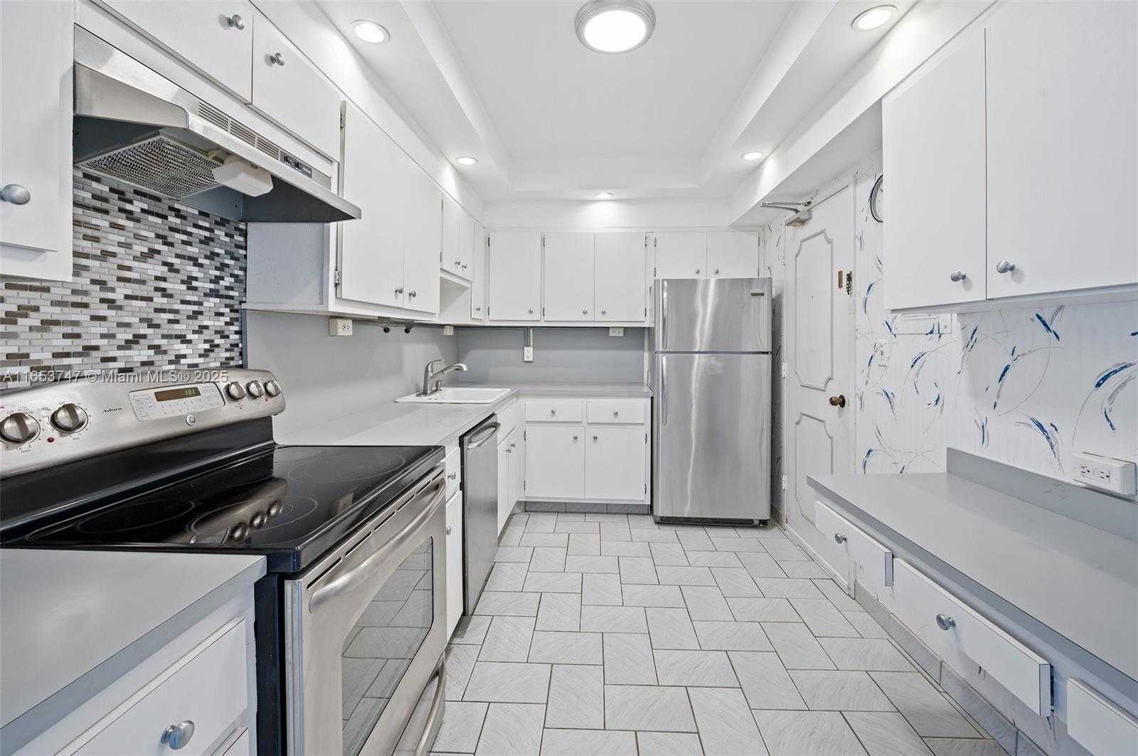 Small Image of 9381 EAST BAY HARBOR DR #603S, Bay Harbor Islands Number 16
