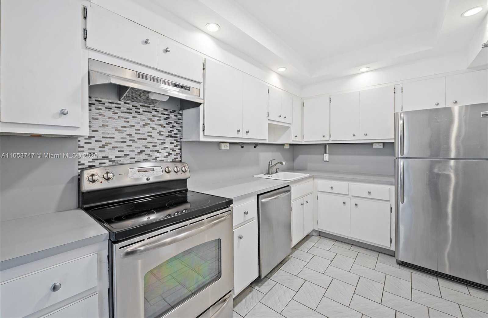 Small Image of 9381 EAST BAY HARBOR DR #603S, Bay Harbor Islands Number 17