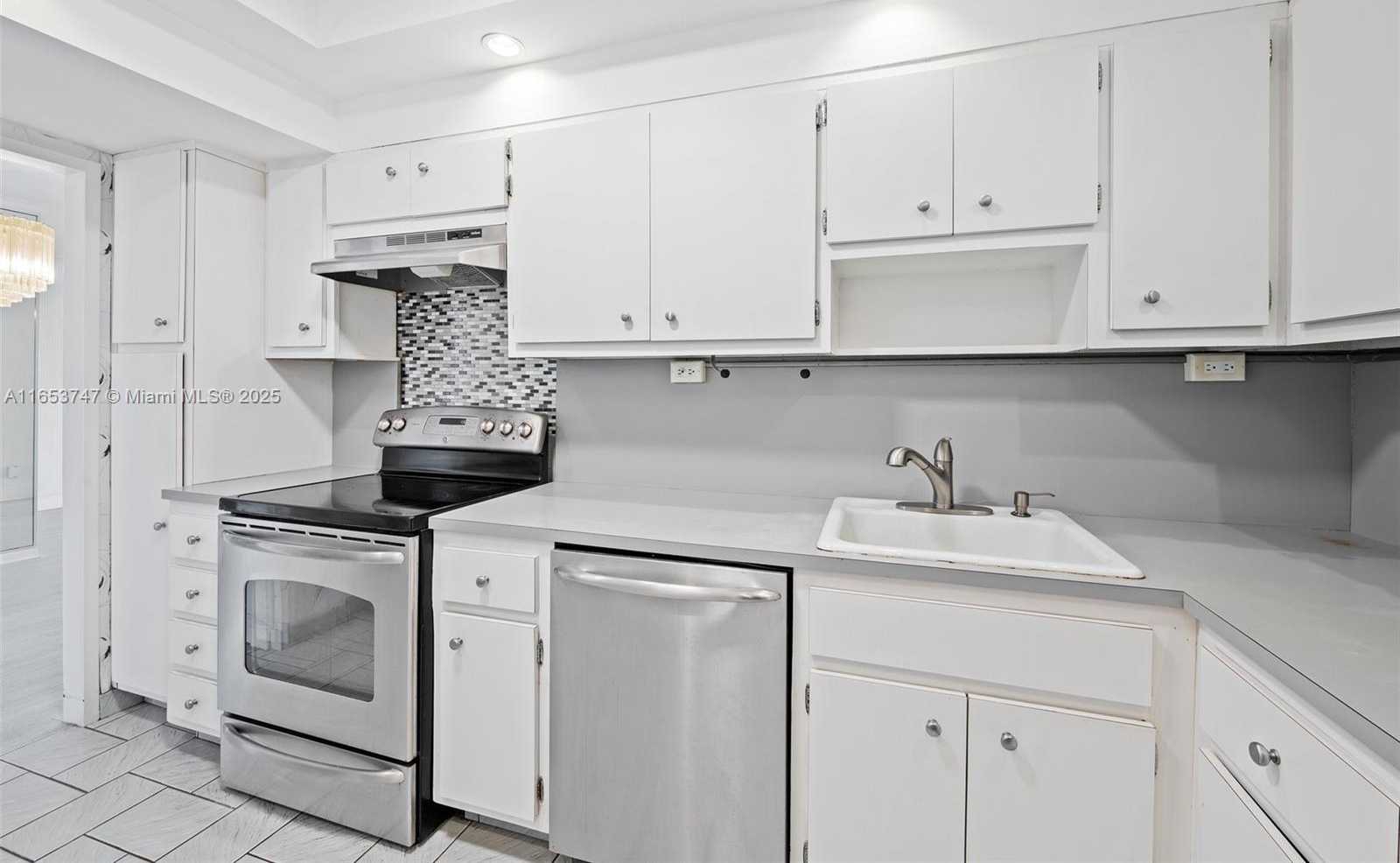 Small Image of 9381 EAST BAY HARBOR DR #603S, Bay Harbor Islands Number 19