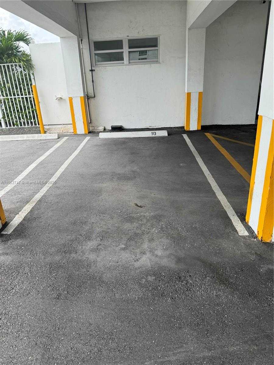 Small Image of 9381 EAST BAY HARBOR DR #603S, Bay Harbor Islands Number 29