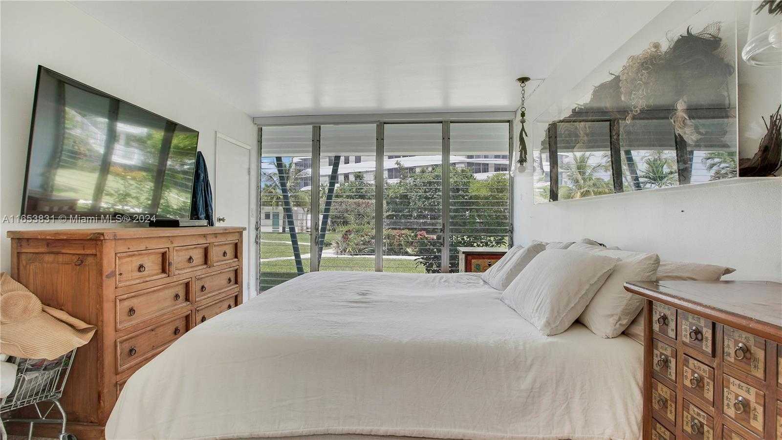 Small Image of 1155 103RD ST #4A, Bay Harbor Islands Number 7