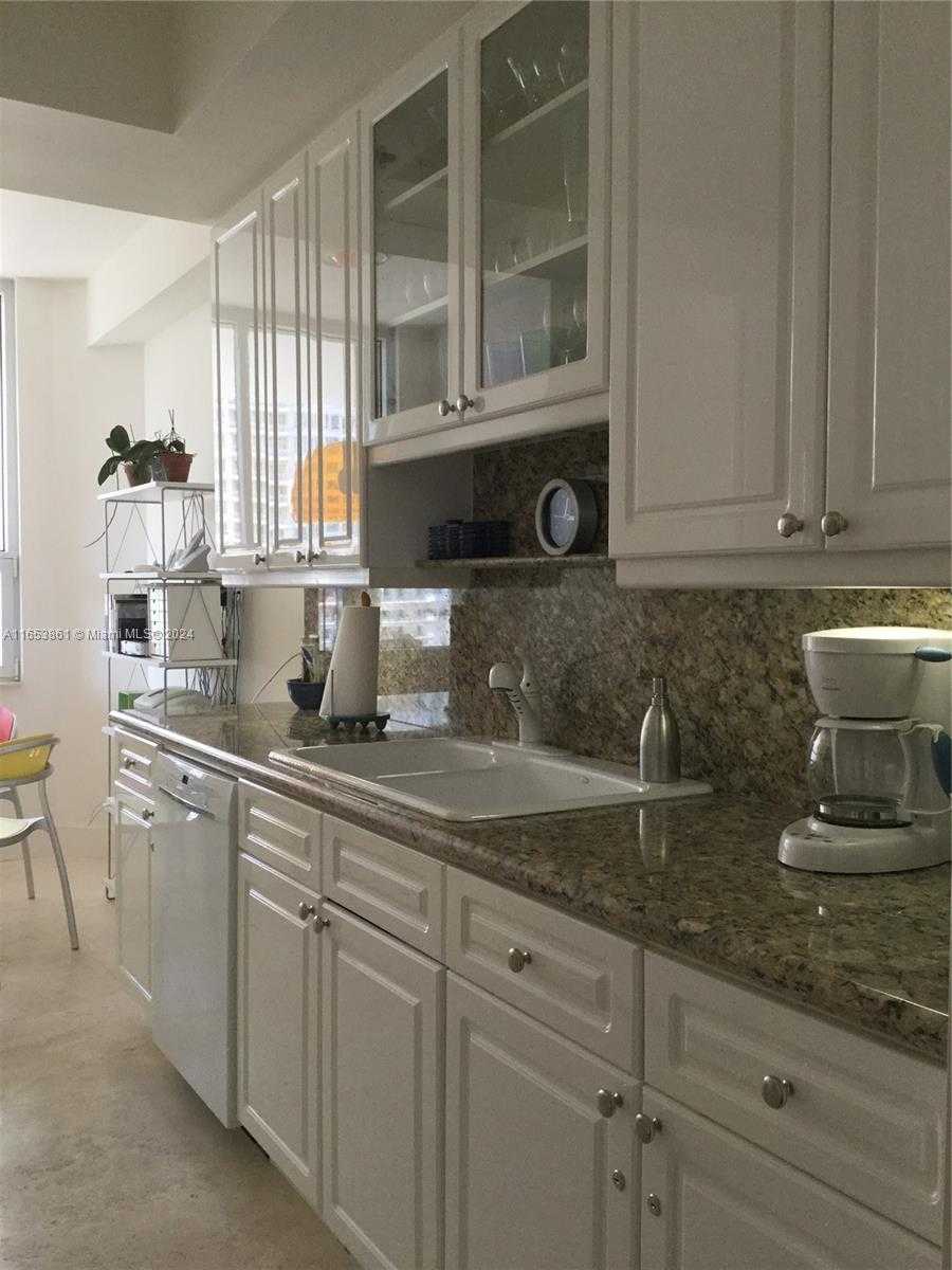 Small Image of 808 BRICKELL KEY DR #2005, Miami Number 14