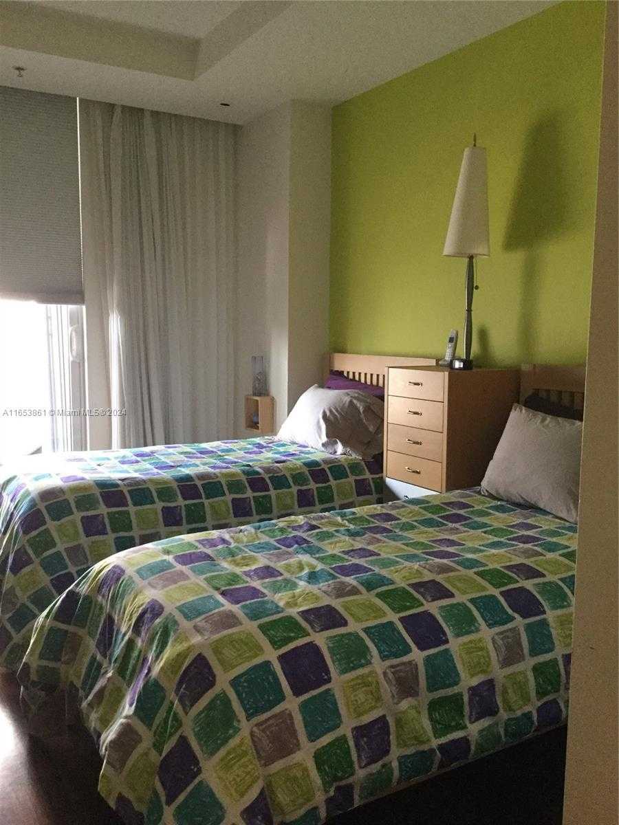 Small Image of 808 BRICKELL KEY DR #2005, Miami Number 16