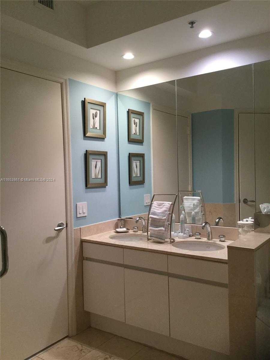 Small Image of 808 BRICKELL KEY DR #2005, Miami Number 17
