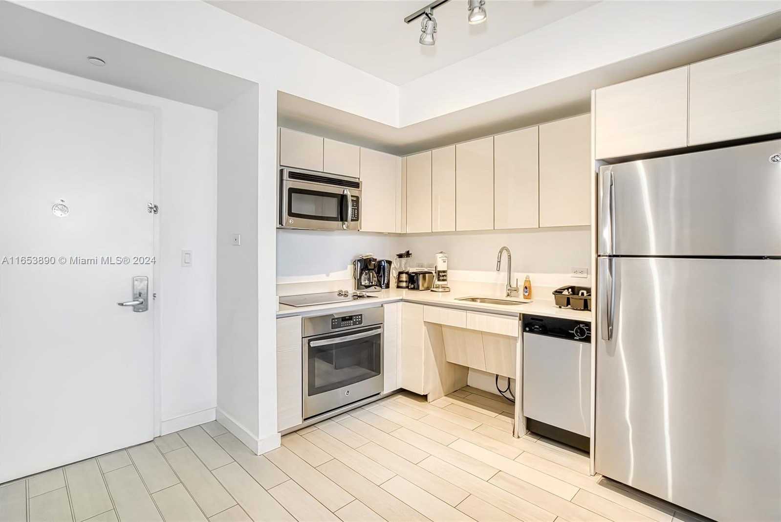 Small Image of 2602 EAST HALLANDALE BEACH BLVD #R2304, Hallandale Beach Number 3