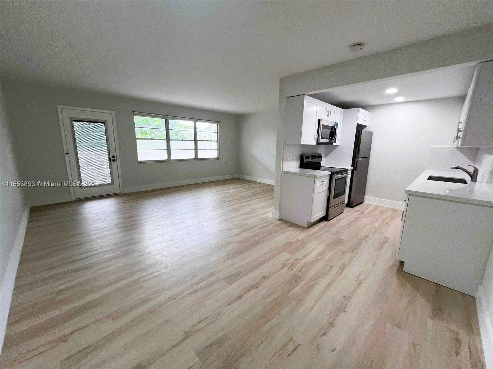 Small Image of 2002 GRANADA DR #J3, Coconut Creek Number 10