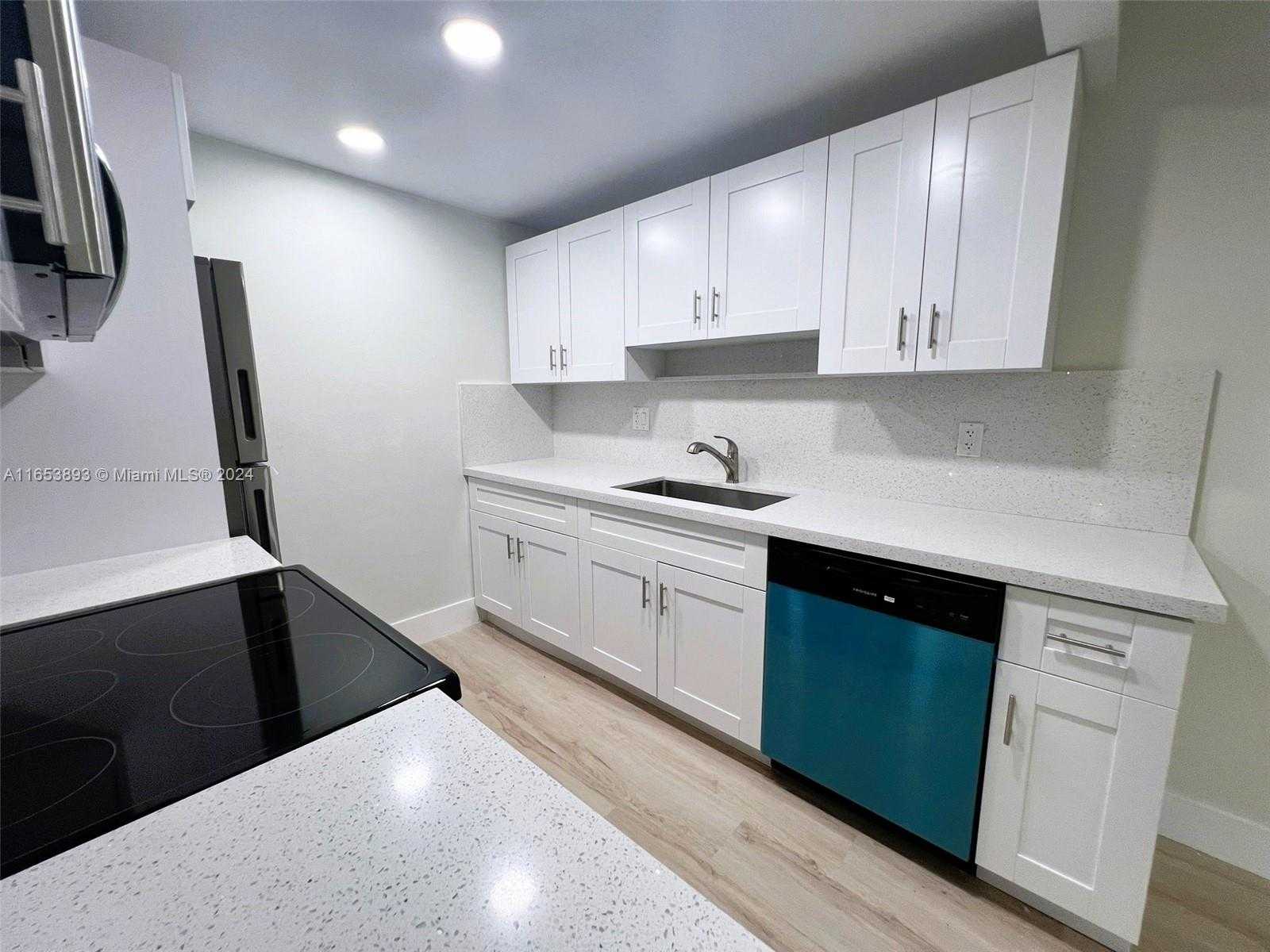 Small Image of 2002 GRANADA DR #J3, Coconut Creek Number 15