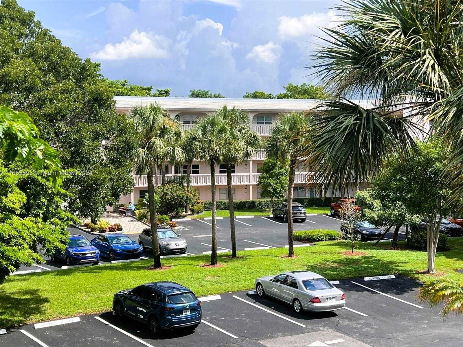 Small Image of 2002 GRANADA DR #J3, Coconut Creek Number 5
