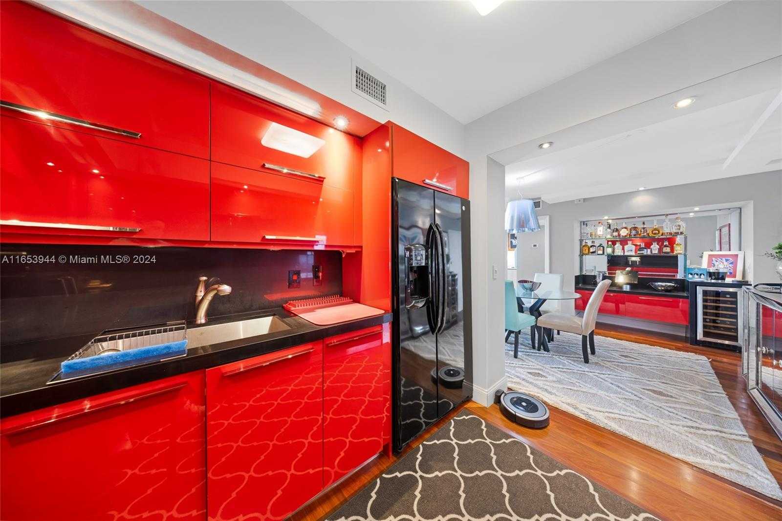 Small Image of 5600 COLLINS AVE #14M, Miami Beach Number 15