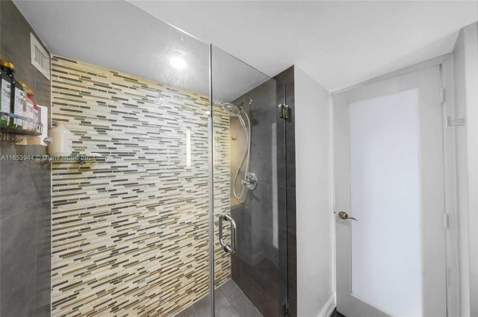 Small Image of 5600 COLLINS AVE #14M, Miami Beach Number 22