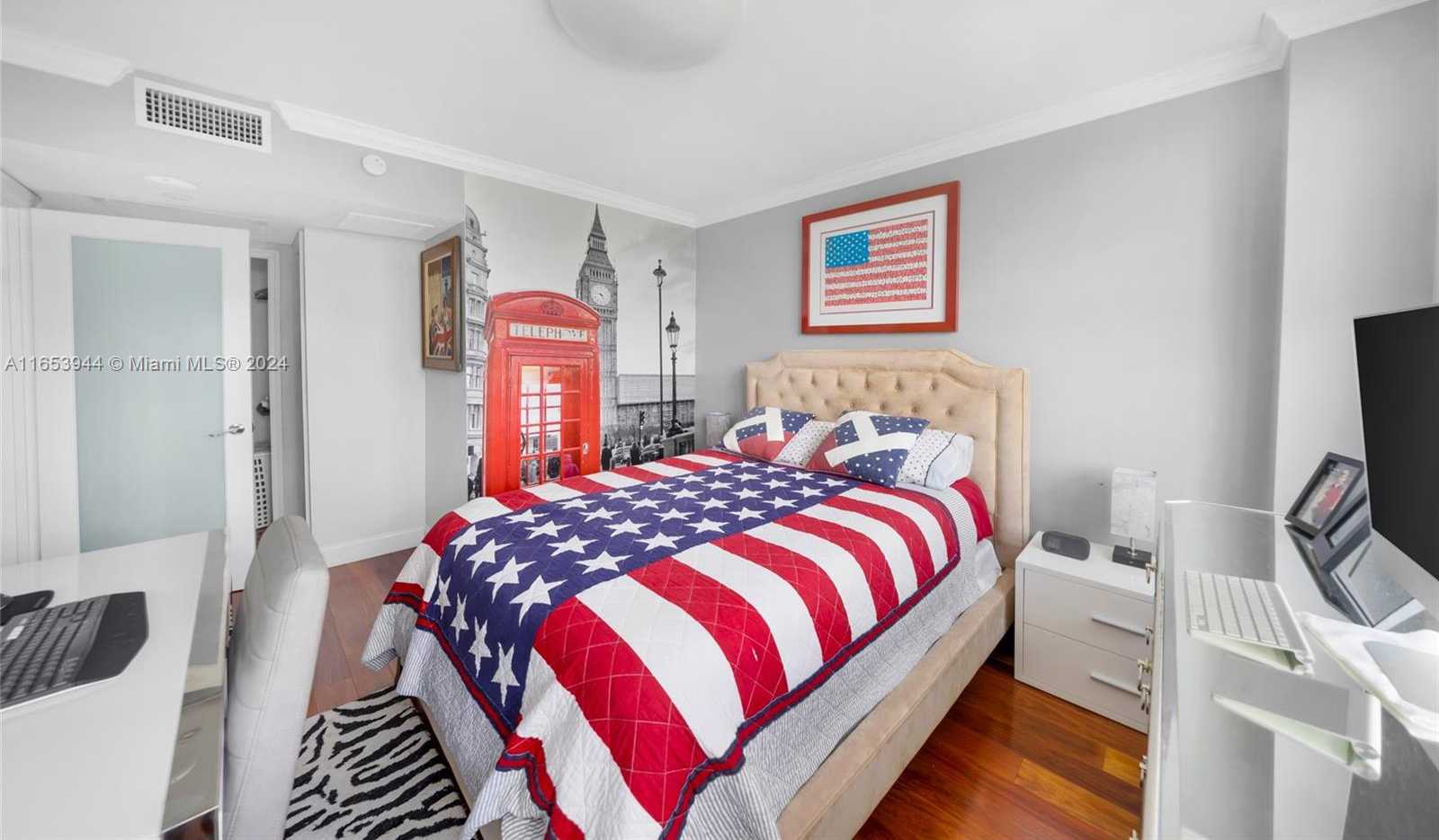 Small Image of 5600 COLLINS AVE #14M, Miami Beach Number 28