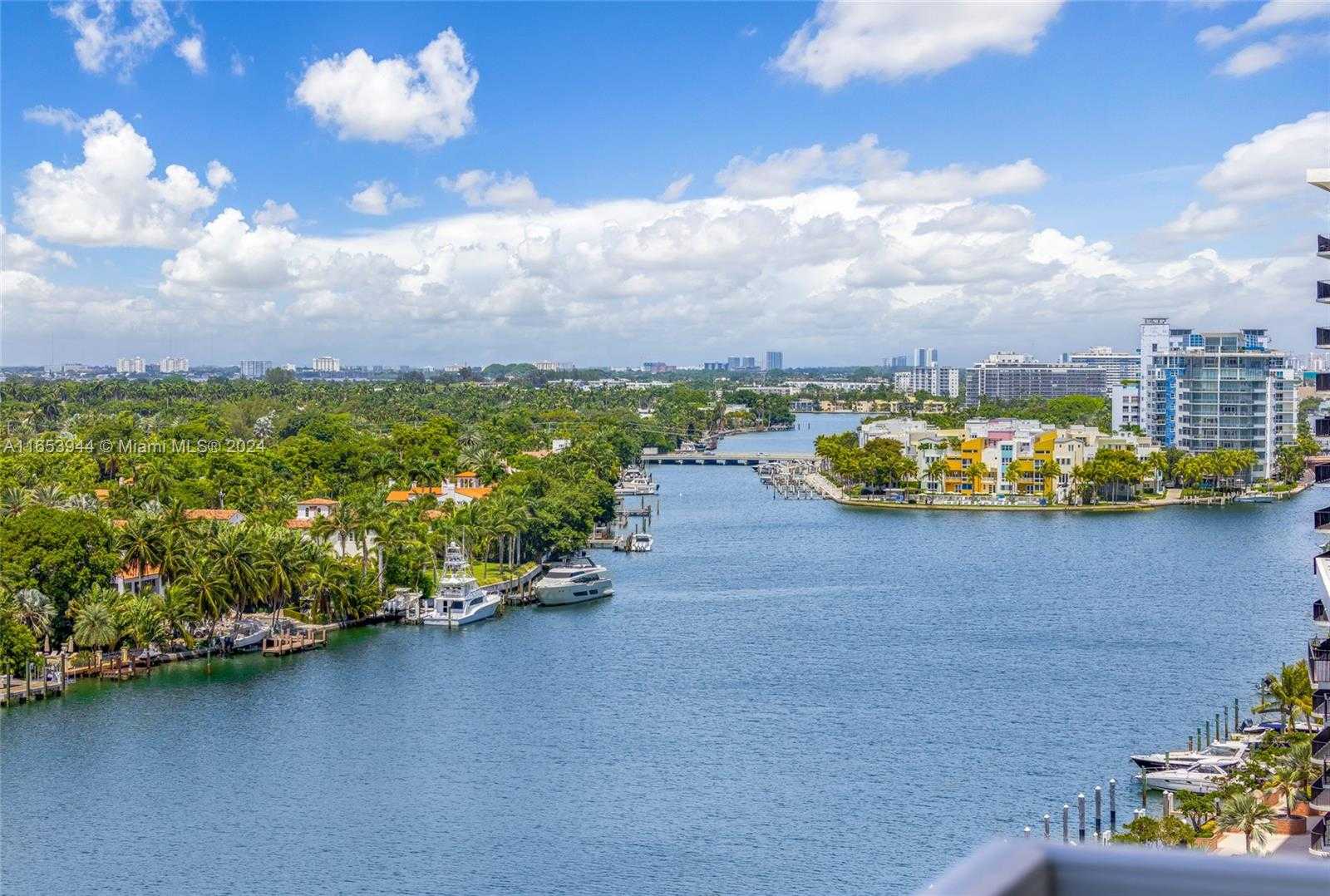 Small Image of 5600 COLLINS AVE #14M, Miami Beach Number 4