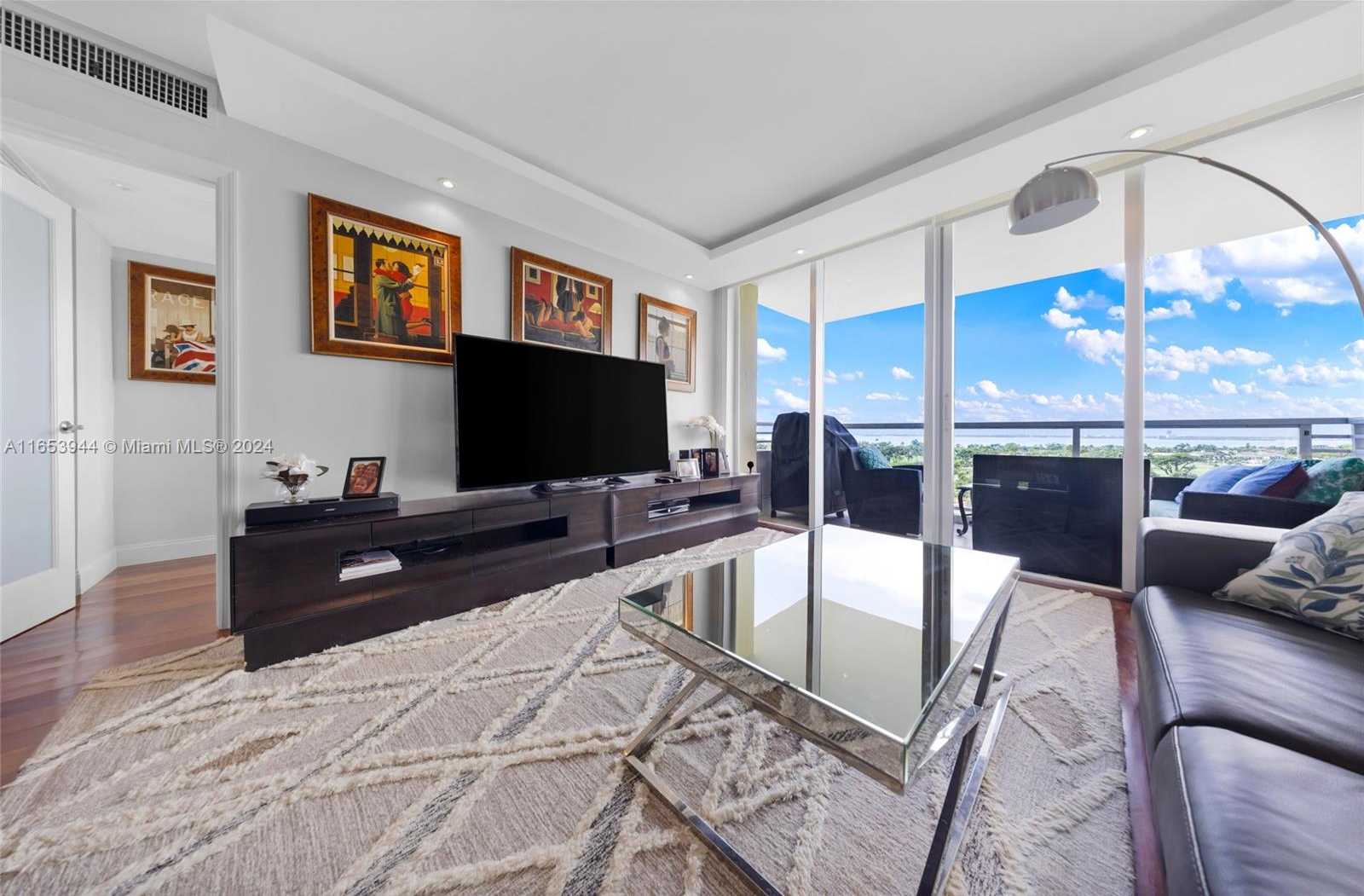 Small Image of 5600 COLLINS AVE #14M, Miami Beach Number 6