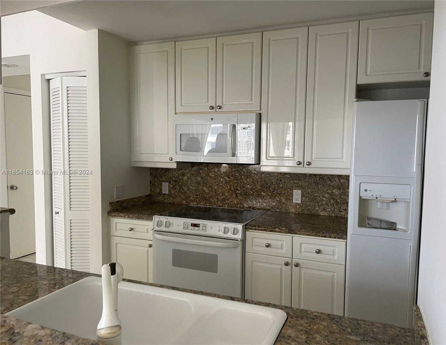 Small Image of 808 BRICKELL KEY DR #2003, Miami Number 9