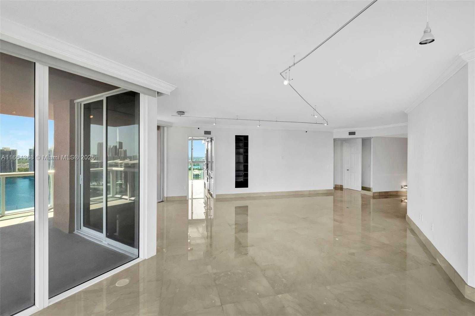 Small Image of 3370 HIDDEN BAY DR #2708, Aventura Number 13
