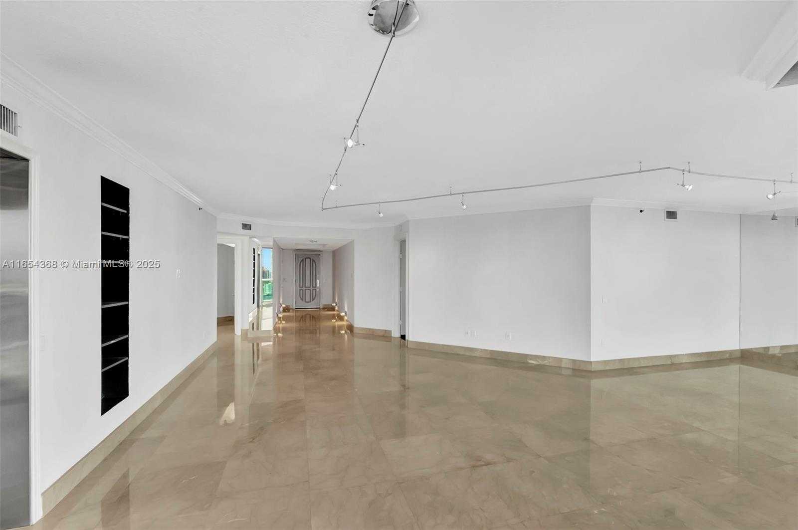 Small Image of 3370 HIDDEN BAY DR #2708, Aventura Number 14