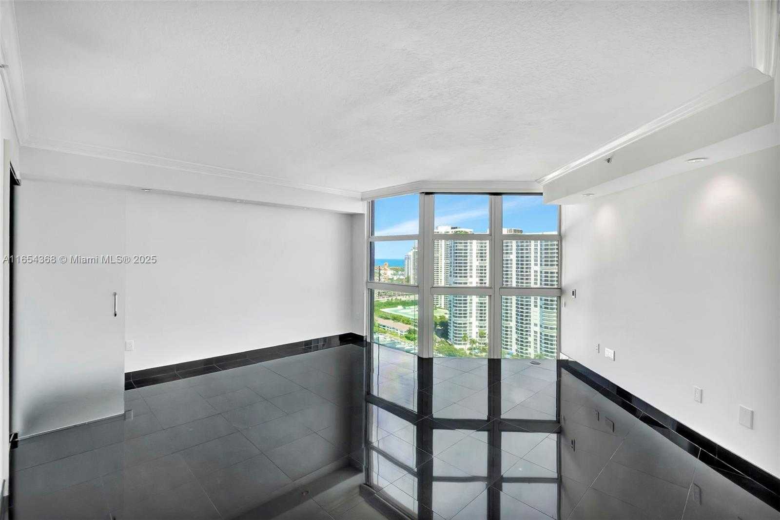 Small Image of 3370 HIDDEN BAY DR #2708, Aventura Number 25