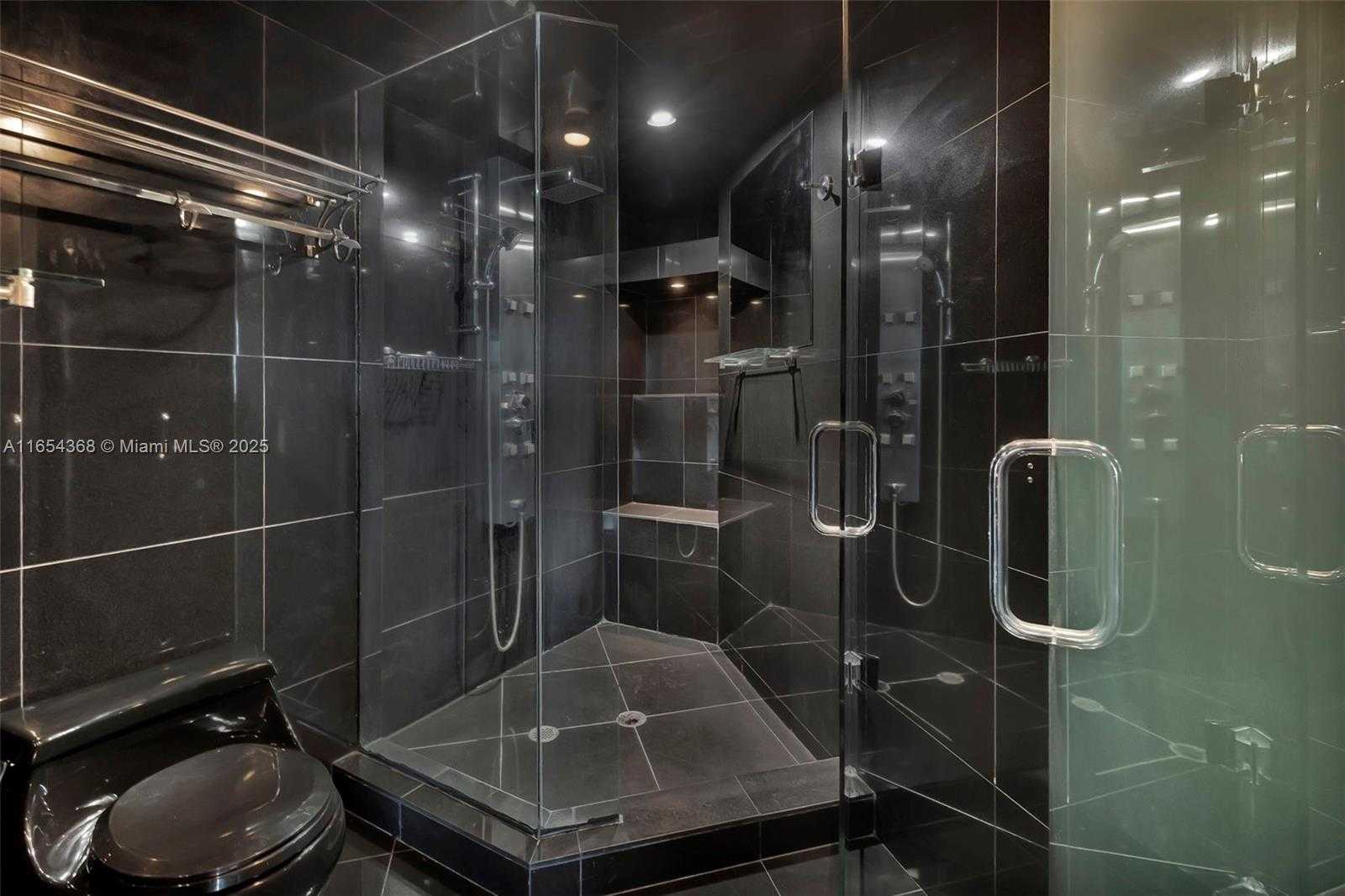 Small Image of 3370 HIDDEN BAY DR #2708, Aventura Number 30