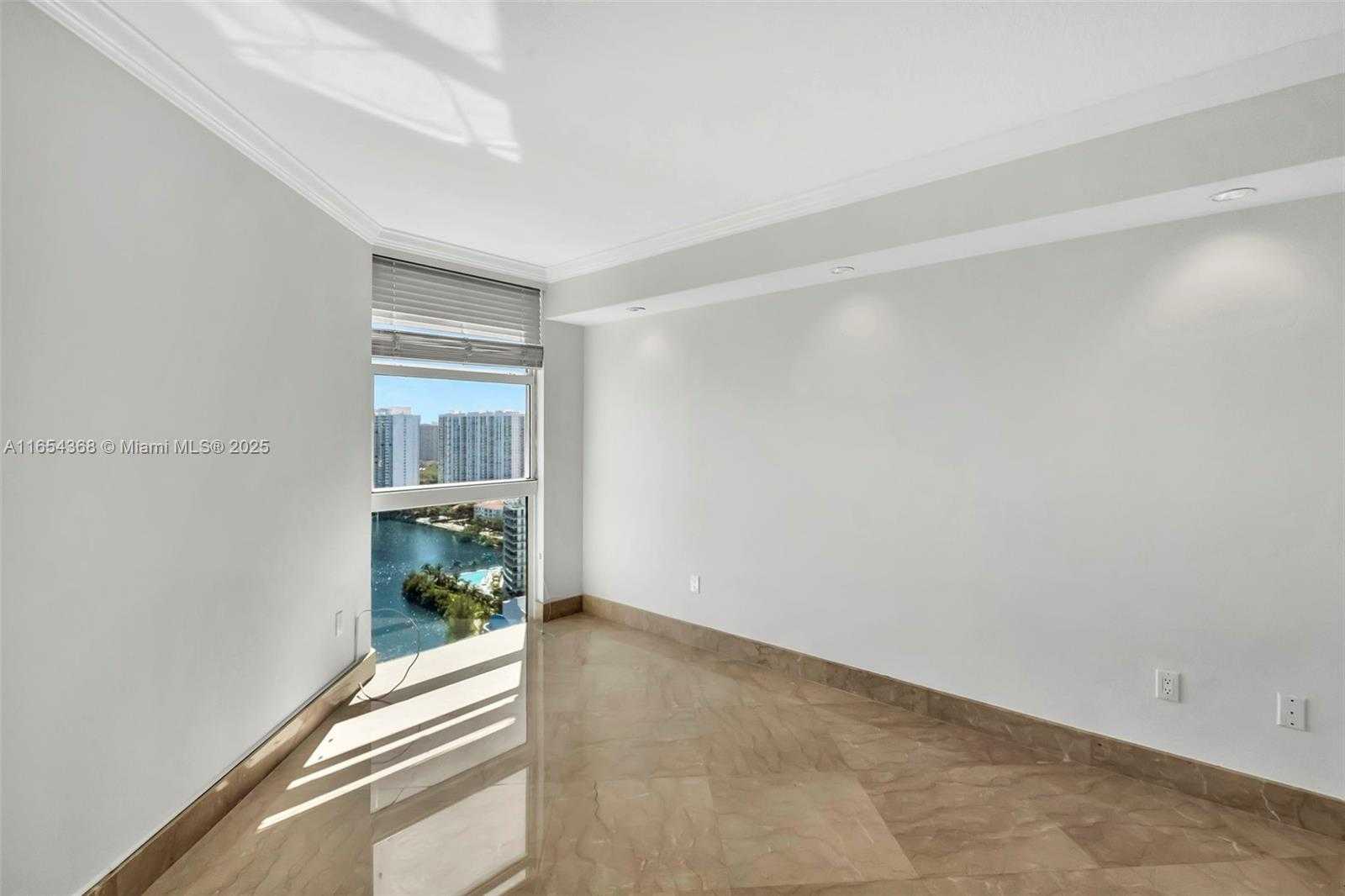 Small Image of 3370 HIDDEN BAY DR #2708, Aventura Number 37