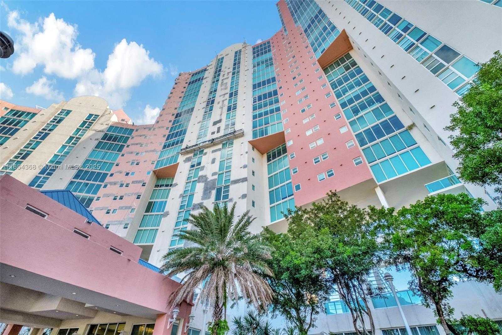 Small Image of 3370 HIDDEN BAY DR #2708, Aventura Number 46