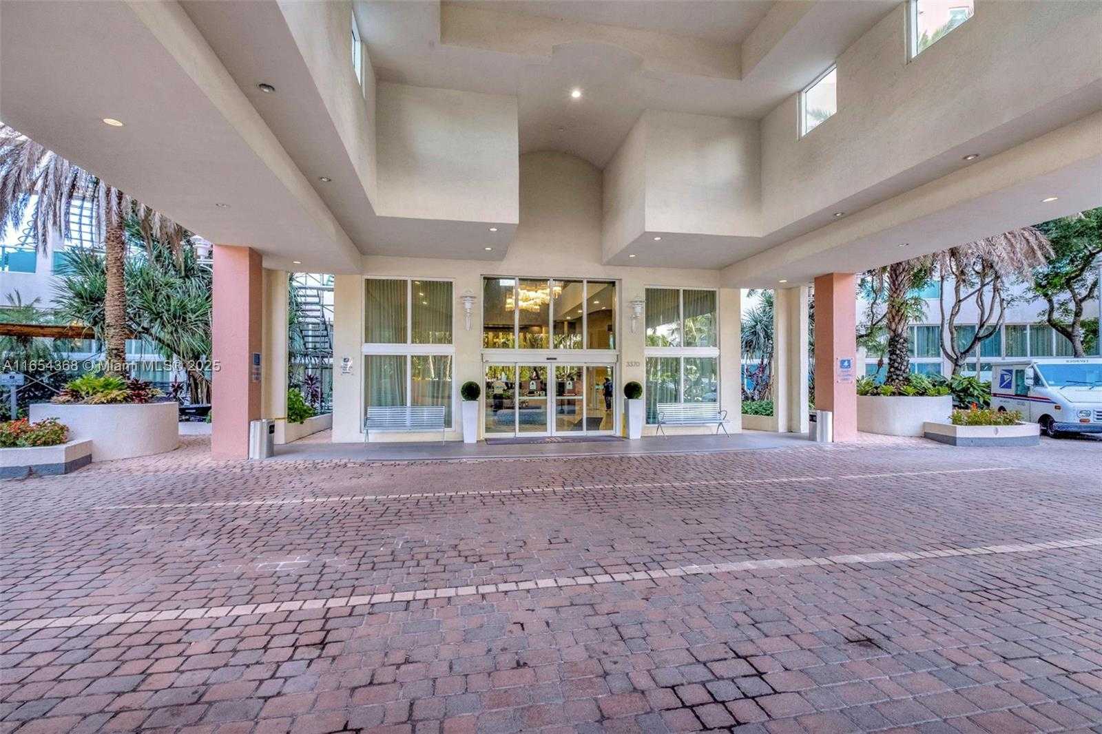 Small Image of 3370 HIDDEN BAY DR #2708, Aventura Number 48
