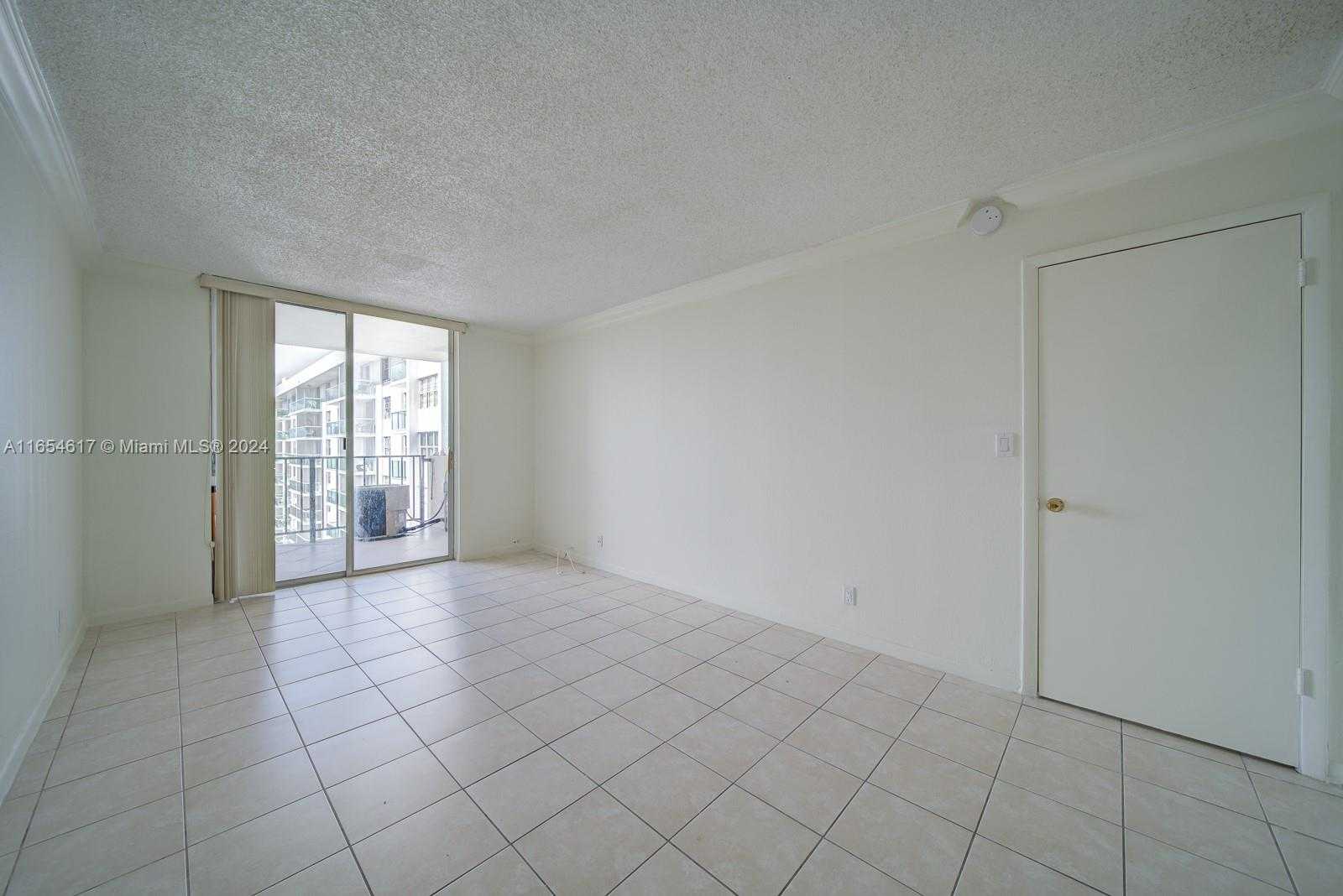 Small Image of 2903 NORTH MIAMI BEACH BLVD #1006, North Miami Beach Number 3