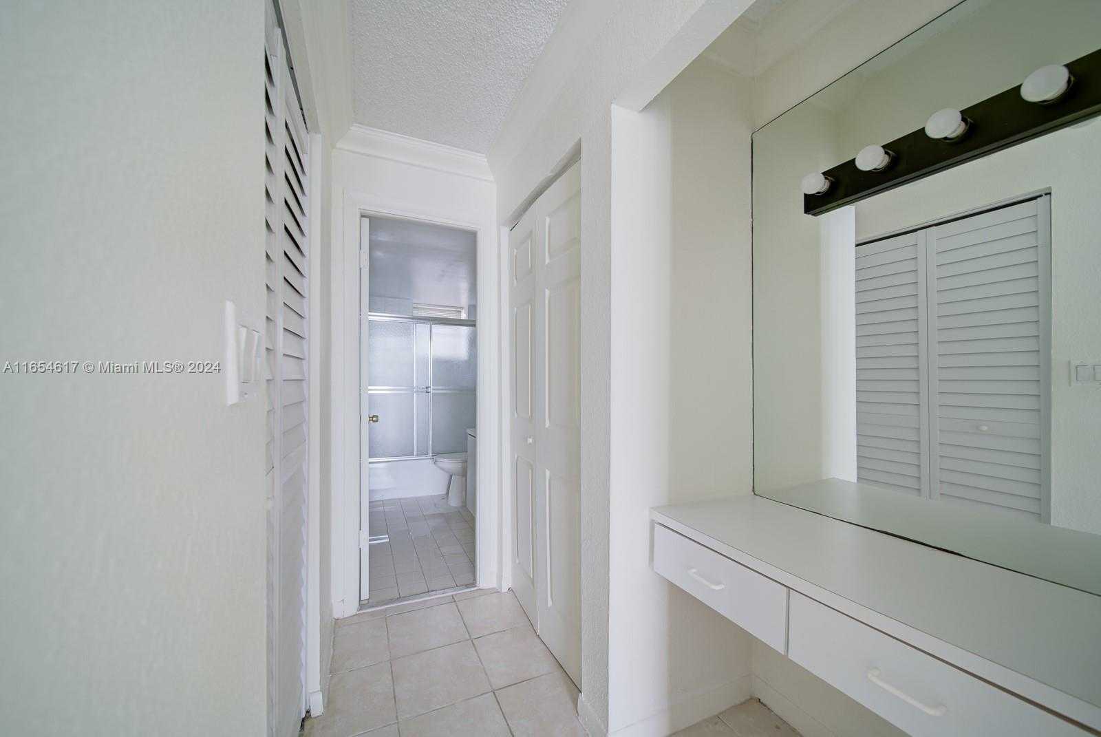 Small Image of 2903 NORTH MIAMI BEACH BLVD #1006, North Miami Beach Number 5