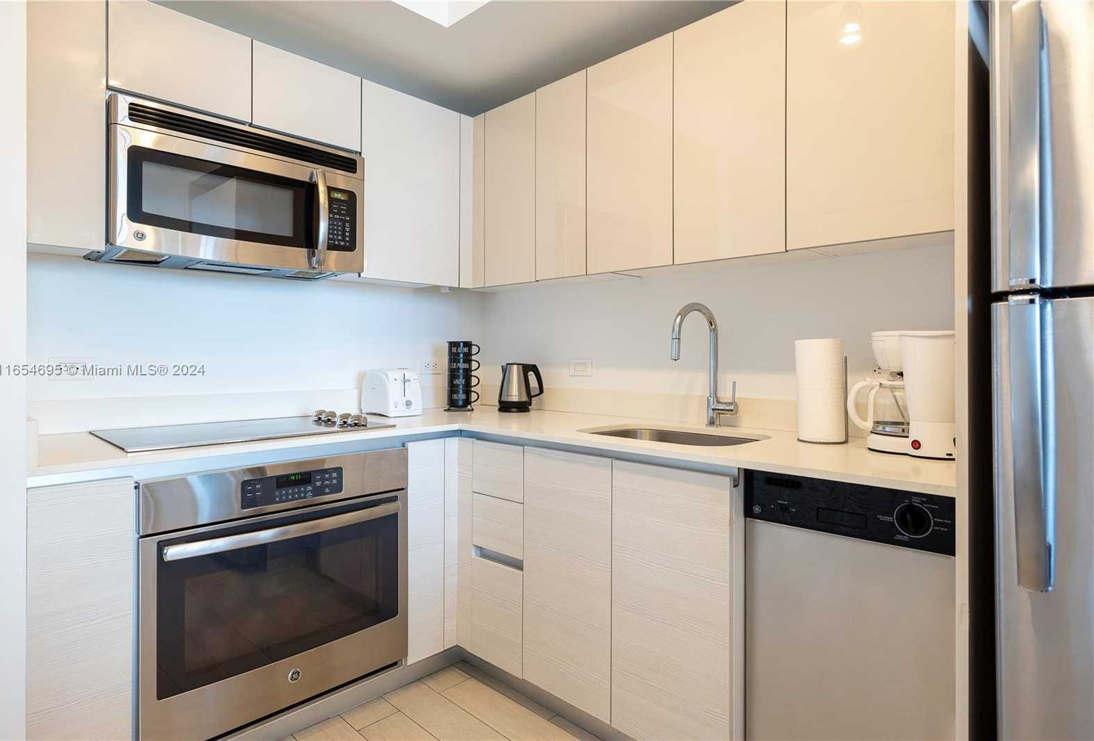 Small Image of 2602 EAST HALLANDALE BEACH BLVD #R2704, Hallandale Beach Number 10