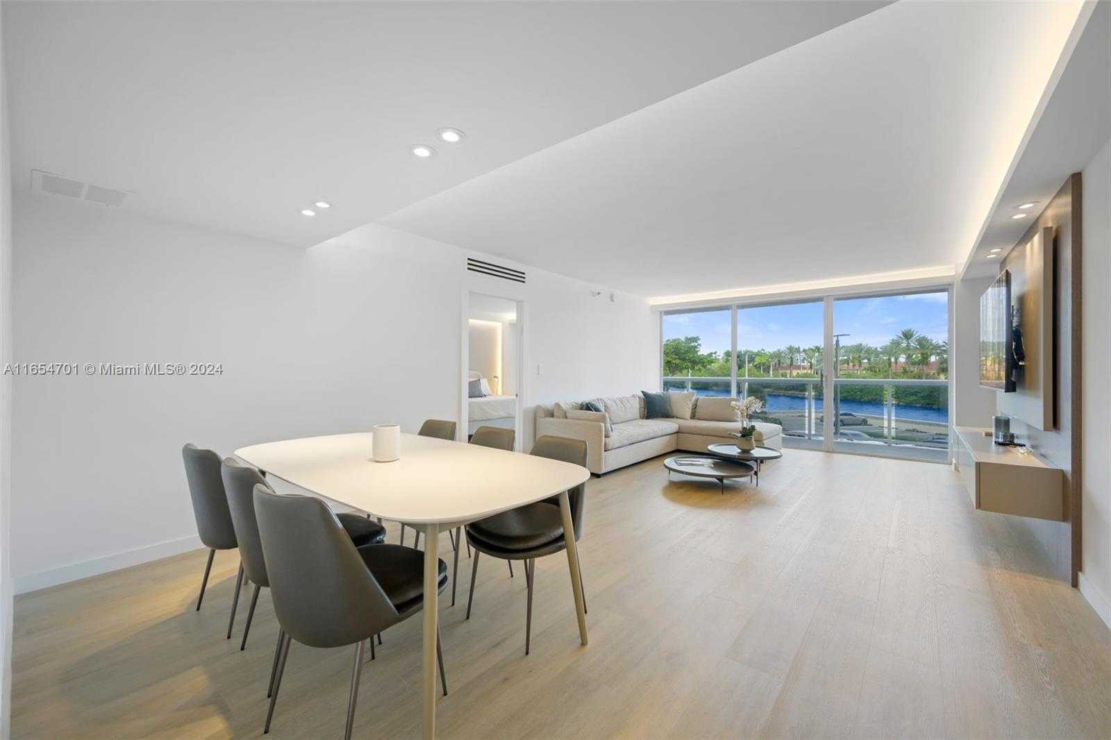 Small Image of 20505 EAST COUNTRY CLUB DR #231, Aventura Number 2
