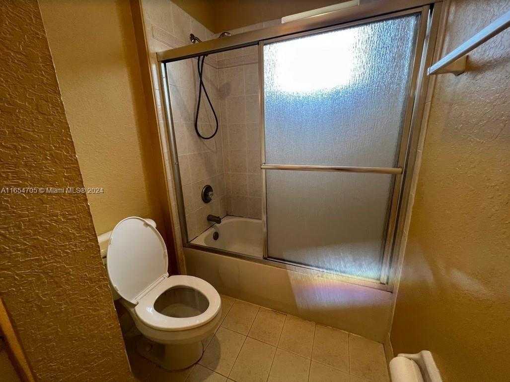 Small Image of 6407 CATALINA LN #6407, Tamarac Number 13