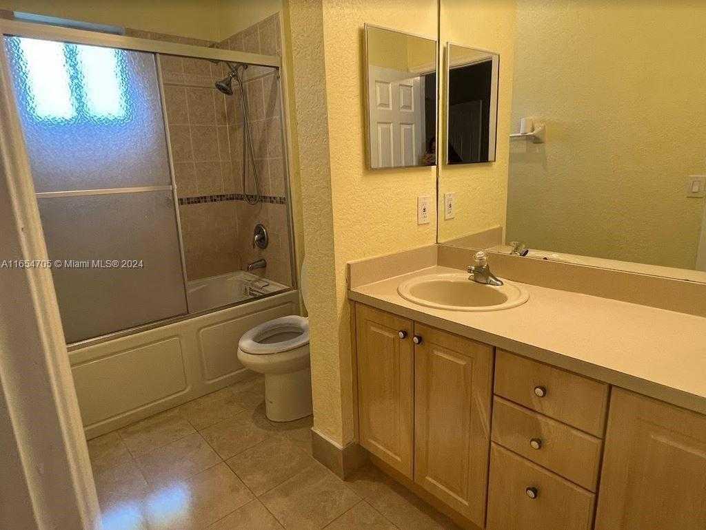 Small Image of 6407 CATALINA LN #6407, Tamarac Number 16