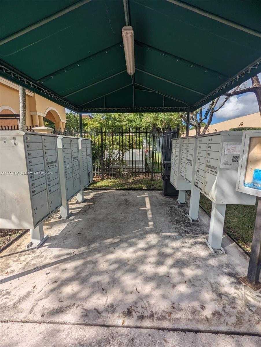 Small Image of 6407 CATALINA LN #6407, Tamarac Number 20