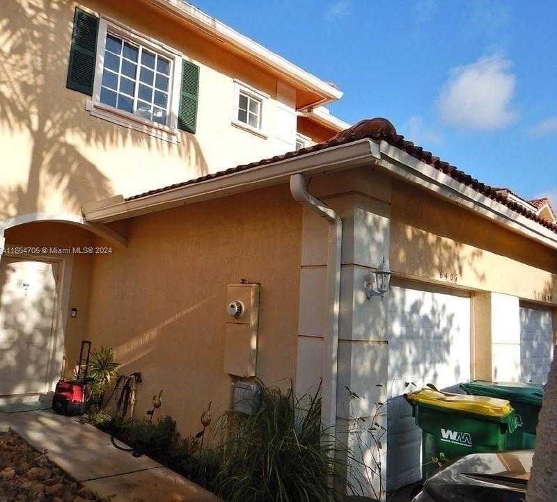 Small Image of 6407 CATALINA LN #6407, Tamarac Number 4