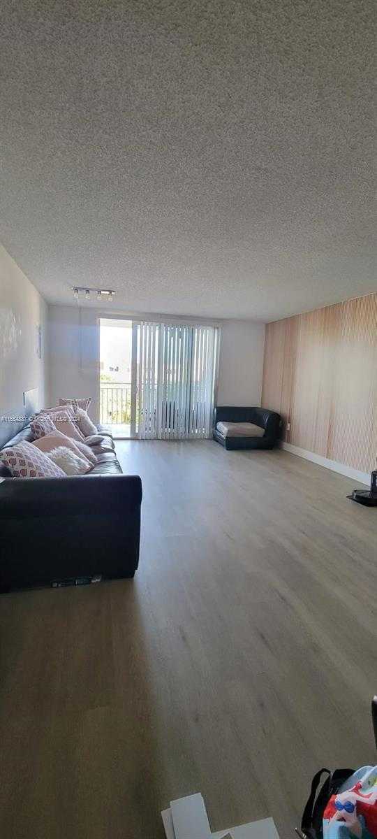 Small Image of 6960 MIAMI GARDENS DR #2-525, Hialeah Number 10