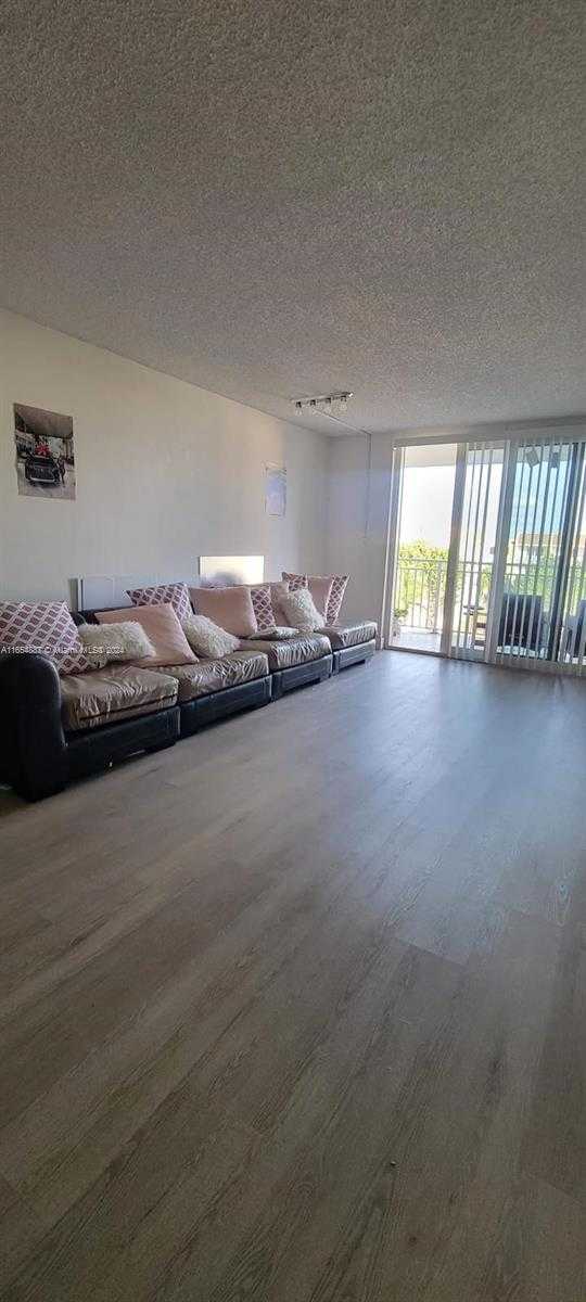 Small Image of 6960 MIAMI GARDENS DR #2-525, Hialeah Number 11