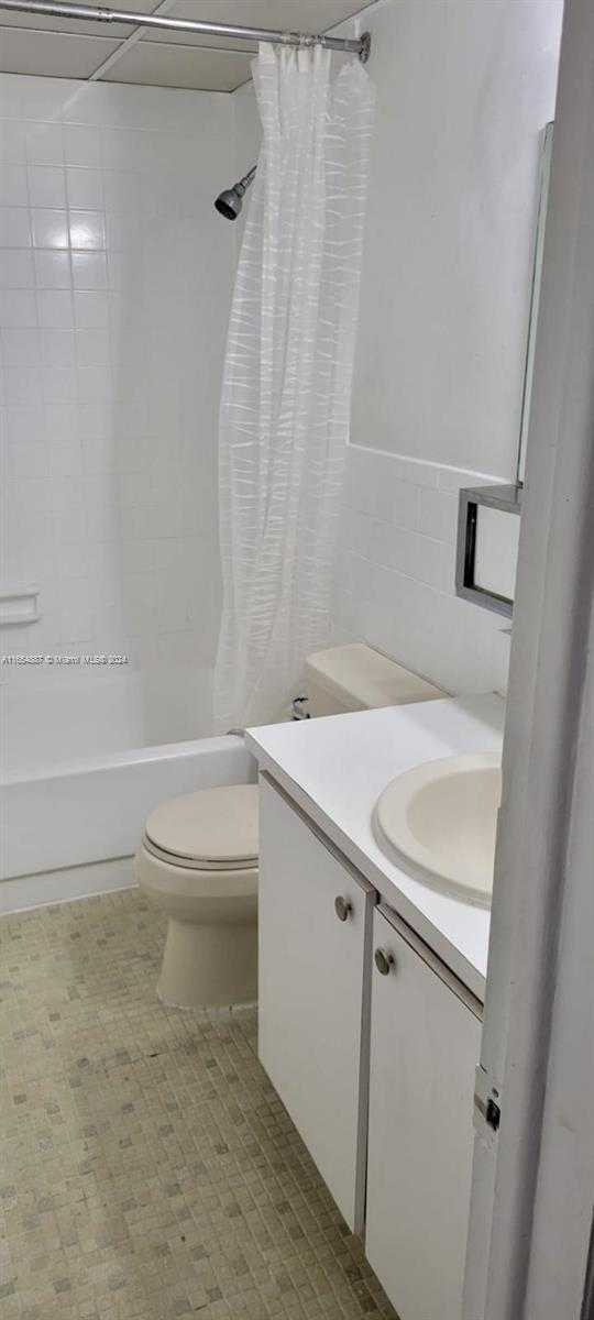 Small Image of 6960 MIAMI GARDENS DR #2-525, Hialeah Number 17