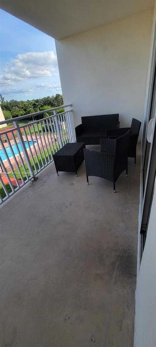 Small Image of 6960 MIAMI GARDENS DR #2-525, Hialeah Number 22