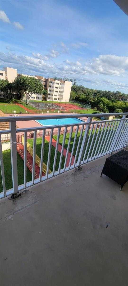 Small Image of 6960 MIAMI GARDENS DR #2-525, Hialeah Number 23