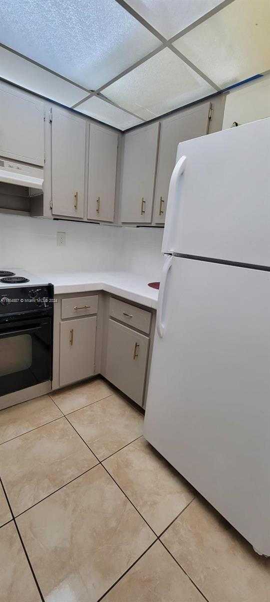 Small Image of 6960 MIAMI GARDENS DR #2-525, Hialeah Number 7