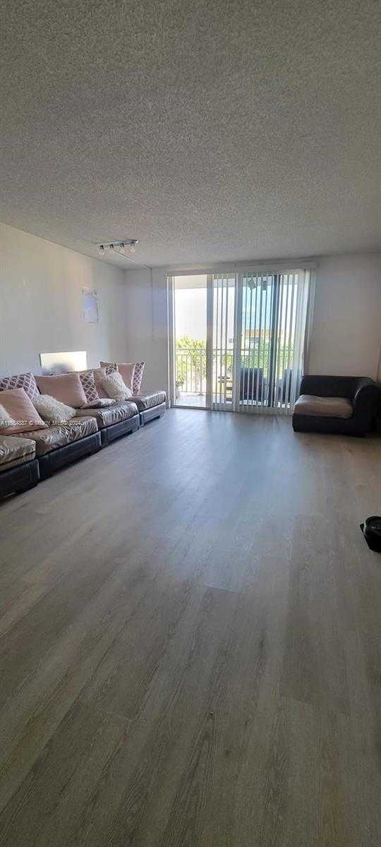 Small Image of 6960 MIAMI GARDENS DR #2-525, Hialeah Number 9