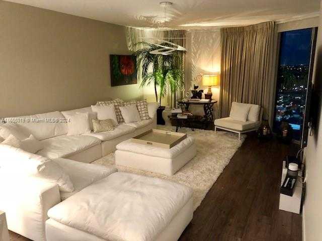 Small Image of 17301 BISCAYNE BLVD #2306, North Miami Beach Number 10