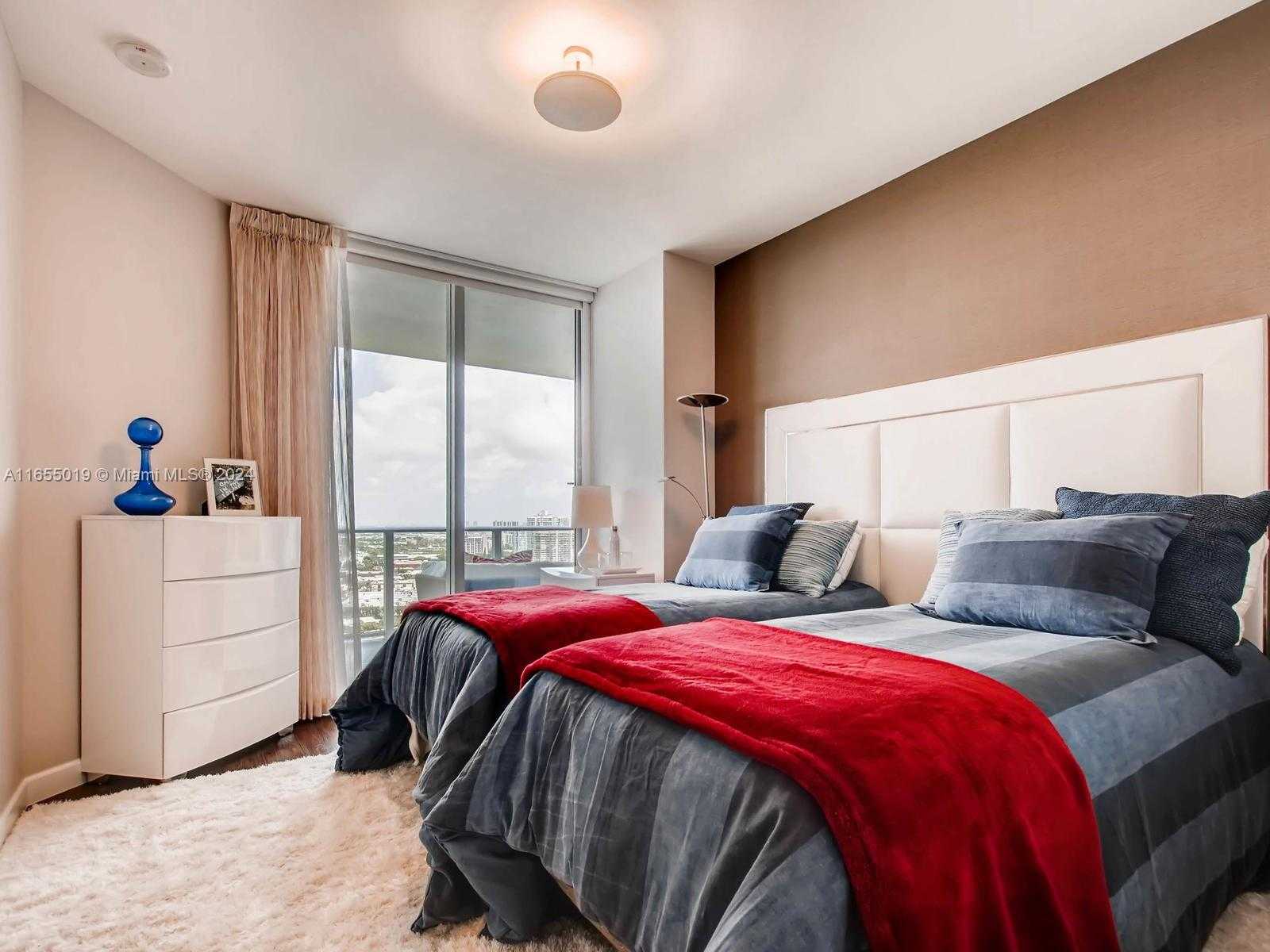 Small Image of 17301 BISCAYNE BLVD #2306, North Miami Beach Number 16