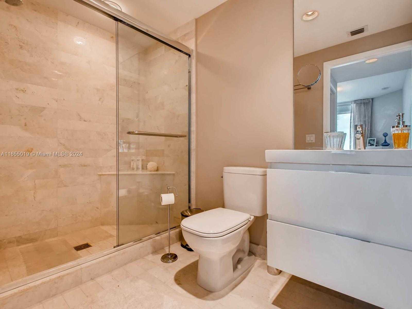 Small Image of 17301 BISCAYNE BLVD #2306, North Miami Beach Number 17